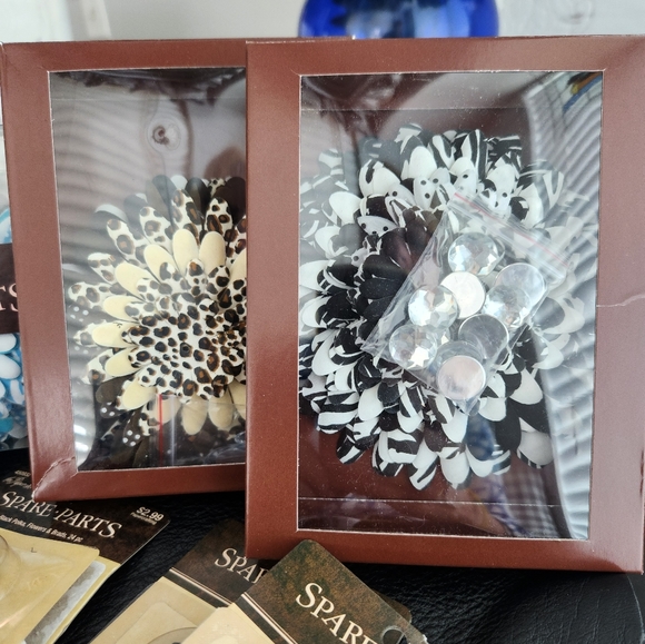 Silk Flower Crafts Kits - Picture 2 of 6